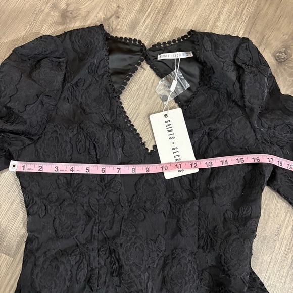 NWT Saints And Secrets Black Long Sleeve Dress V-Neck Open Back Sz L Ruffle Hem - Picture 9 of 16